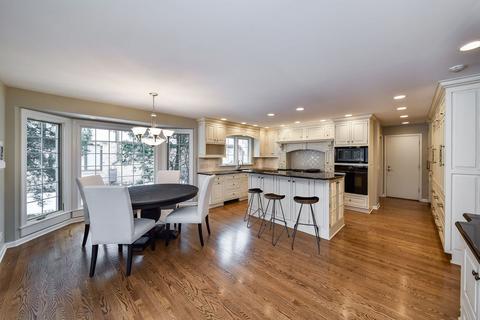 1200 Midwest Ln, Wheaton, IL 60189 photo 5