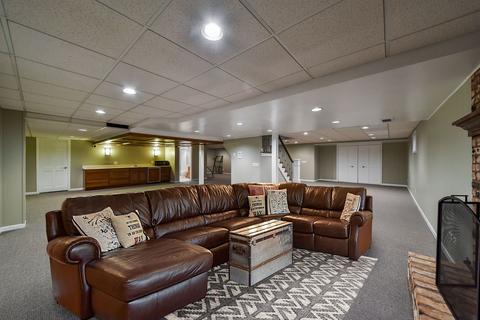 1200 Midwest Ln, Wheaton, IL 60189 photo 22