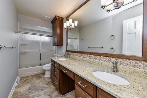 1200 Midwest Ln, Wheaton, IL 60189 photo 18
