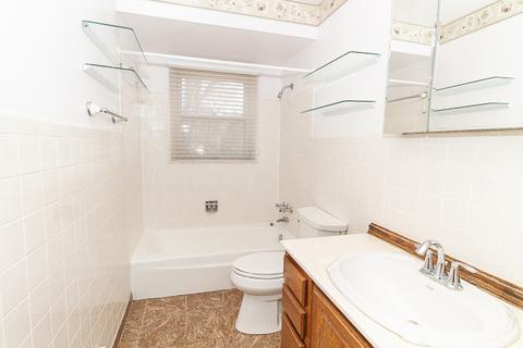 1192 Valley Stream Dr, Wheeling, IL 60090 photo 13
