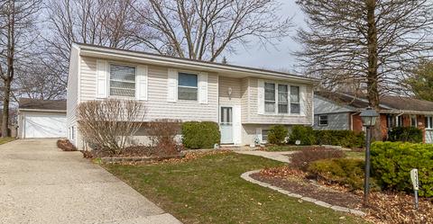 1192 Valley Stream Dr, Wheeling, IL 60090 photo 2