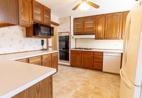 1192 Valley Stream Dr, Wheeling, IL 60090 photo 8