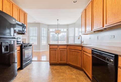 2301 Evergreen Cir, Mchenry, IL 60050 photo 8