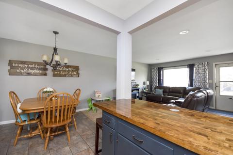 207 Hillside Ln, Bloomington, IL 61701 photo 7