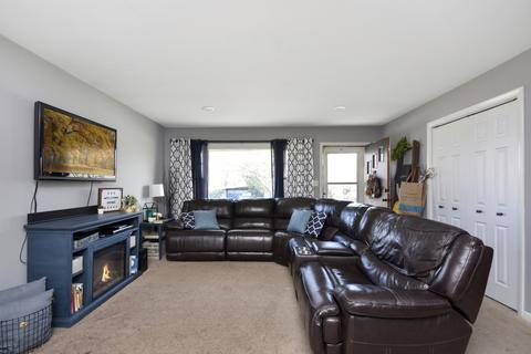 207 Hillside Ln, Bloomington, IL 61701 photo 3