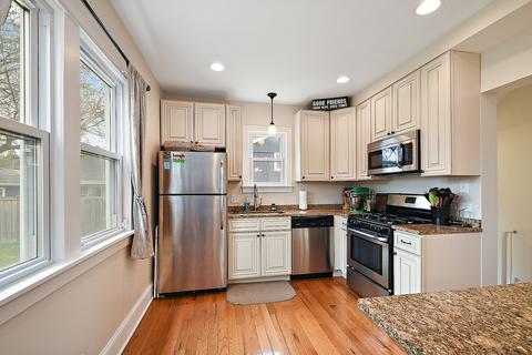 3706 Maple Ave, Brookfield, IL 60513 photo 9