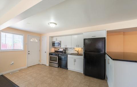 9232 Cedar Ln, Des Plaines, IL 60016 photo 3