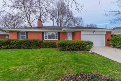 2304 E Jackson St, Bloomington, IL 61701 photo 1