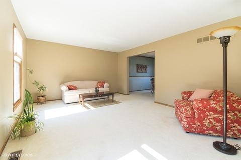 1100 Dresden Dr, Hoffman Estates, IL 60192 photo 6