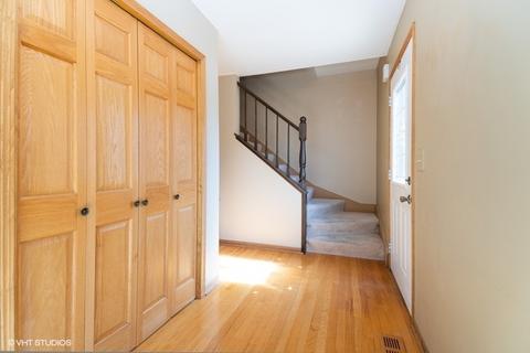 1100 Dresden Dr, Hoffman Estates, IL 60192 photo 5