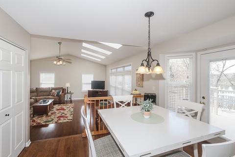 1544 Derby Ln, Bartlett, IL 60103 photo 13