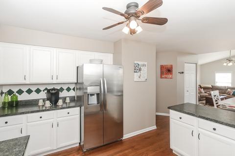 1544 Derby Ln, Bartlett, IL 60103 photo 9
