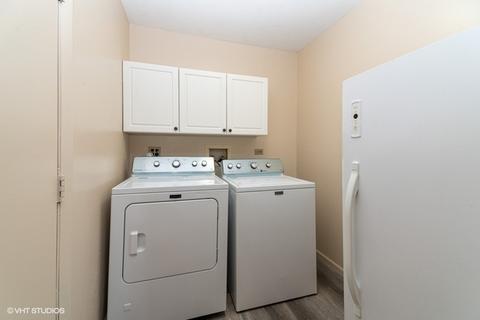1850 Ridgewood Ln, Hoffman Estates, IL 60192 photo 10