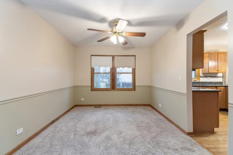 1850 Ridgewood Ln, Hoffman Estates, IL 60192 photo 9