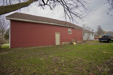 231 Gray St, Marseilles, IL 61341 photo 3