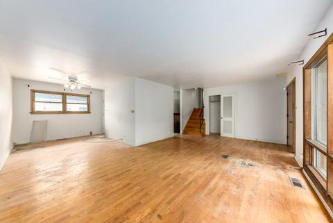 914 S Owen St, Mount Prospect, IL 60056 photo 3