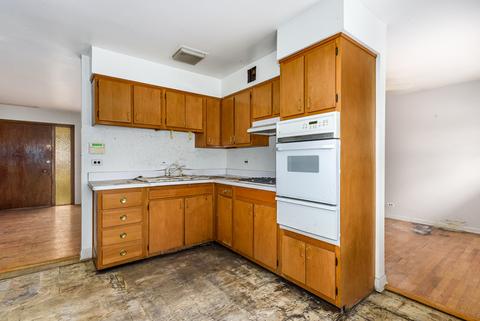 914 S Owen St, Mount Prospect, IL 60056 photo 5
