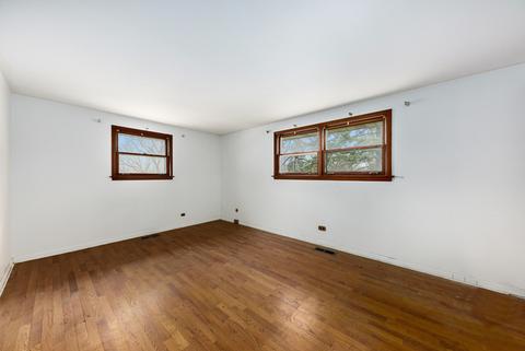 914 S Owen St, Mount Prospect, IL 60056 photo 8