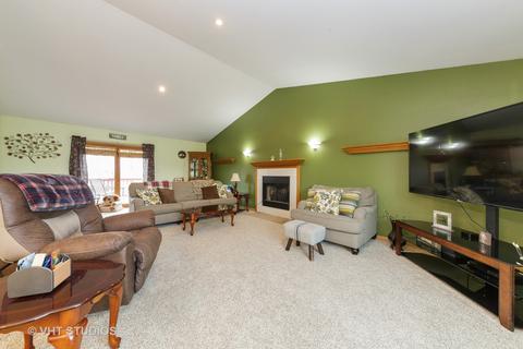 831 Casey Ln, Harvard, IL 60033 photo 3