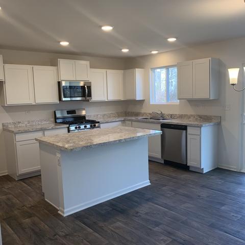 1808 Dundalk Ln, Mchenry, IL 60050 photo 2