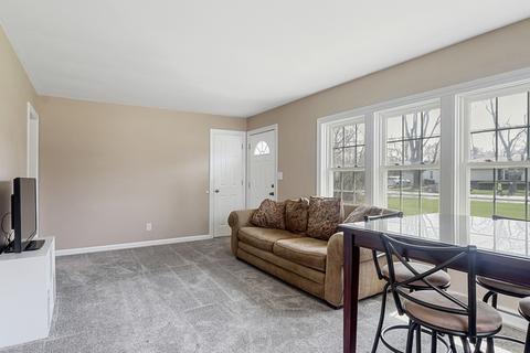 1806 E Lincoln St, Bloomington, IL 61701 photo 9
