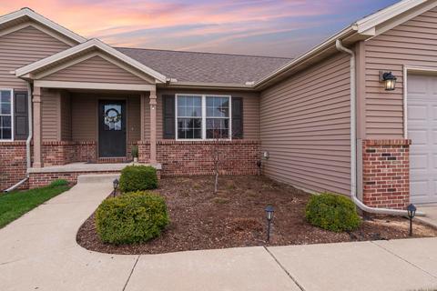 1405 Kickapoo Creek Rd, Bloomington, IL 61705 photo 2