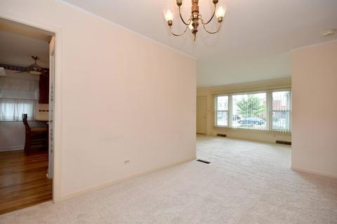 845 S Spring Rd, Elmhurst, IL 60126 photo 11