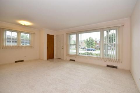 845 S Spring Rd, Elmhurst, IL 60126 photo 4