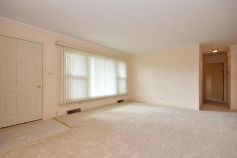 845 S Spring Rd, Elmhurst, IL 60126 photo 5