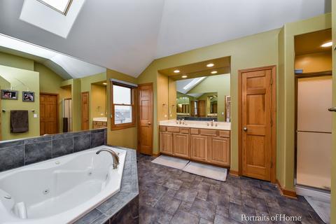 1948 Gardner Cir E, Aurora, IL 60503 photo 16
