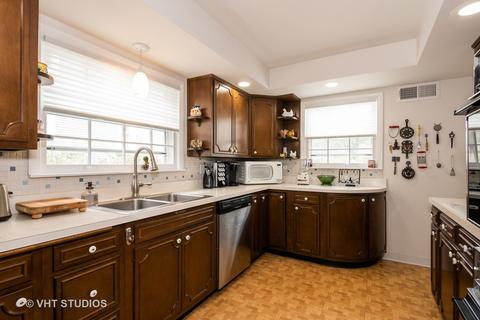 811 Brook St, Elgin, IL 60120 photo 6