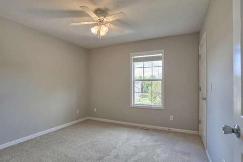 607 E Tomaras Ave, Savoy, IL 61874 photo 29
