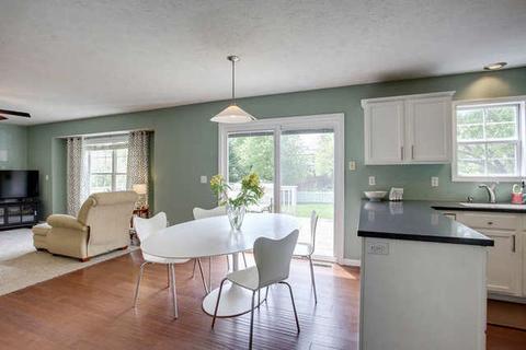 607 E Tomaras Ave, Savoy, IL 61874 photo 14