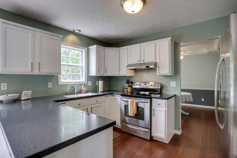 607 E Tomaras Ave, Savoy, IL 61874 photo 11