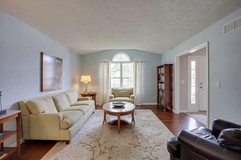 607 E Tomaras Ave, Savoy, IL 61874 photo 8