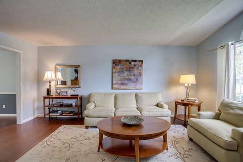 607 E Tomaras Ave, Savoy, IL 61874 photo 7