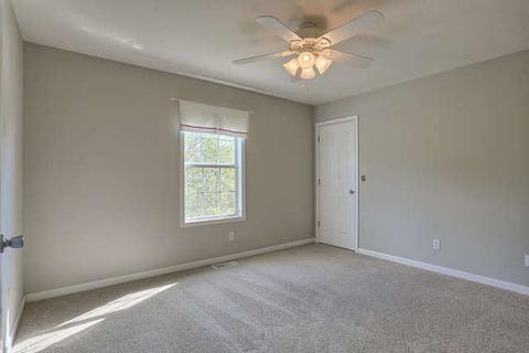 607 E Tomaras Ave, Savoy, IL 61874 photo 22