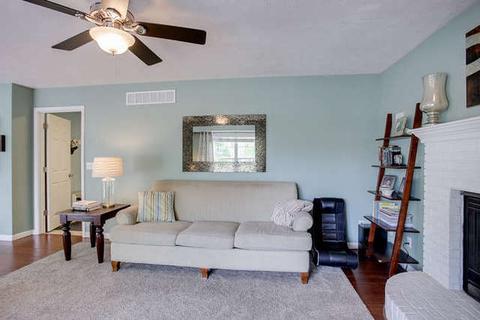 607 E Tomaras Ave, Savoy, IL 61874 photo 17
