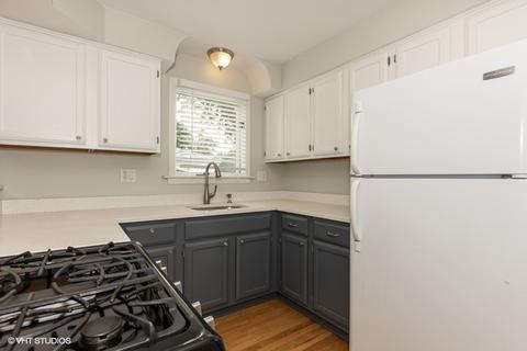 1026 N Eagle St, Naperville, IL 60563 photo 4