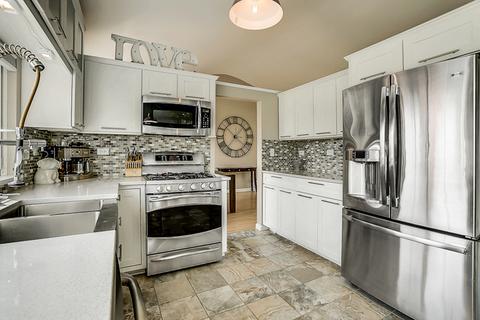 1875 Gleneagle Cir, Elgin, IL 60123 photo 10