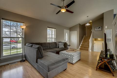 1875 Gleneagle Cir, Elgin, IL 60123 photo 2