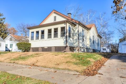 1106 Low St, Bloomington, IL 61701 photo 2