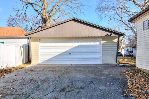 1106 Low St, Bloomington, IL 61701 photo 4