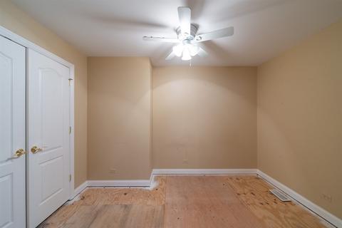 100 E Knighton Pl, Elmhurst, IL 60126 photo 13