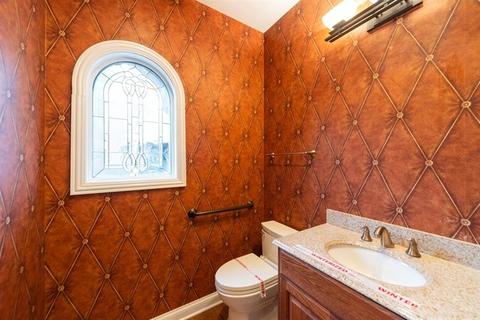 100 E Knighton Pl, Elmhurst, IL 60126 photo 18