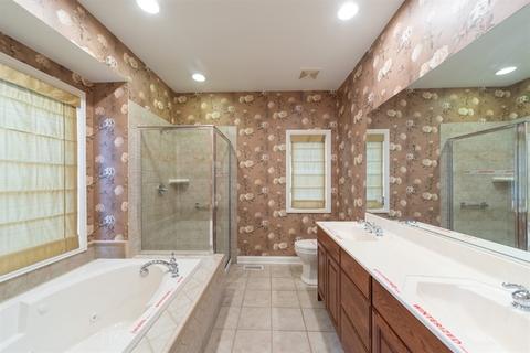 100 E Knighton Pl, Elmhurst, IL 60126 photo 20