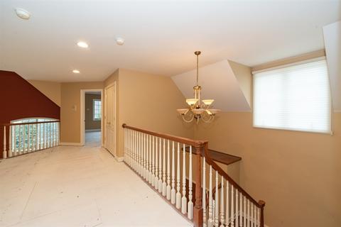 100 E Knighton Pl, Elmhurst, IL 60126 photo 17