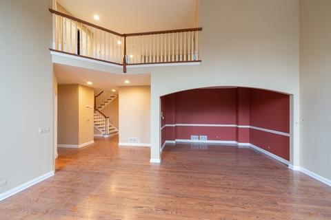 100 E Knighton Pl, Elmhurst, IL 60126 photo 4