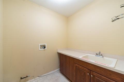100 E Knighton Pl, Elmhurst, IL 60126 photo 19