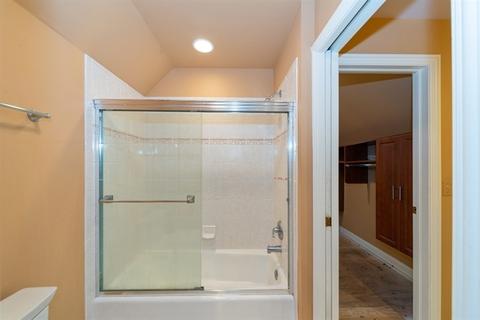 100 E Knighton Pl, Elmhurst, IL 60126 photo 22